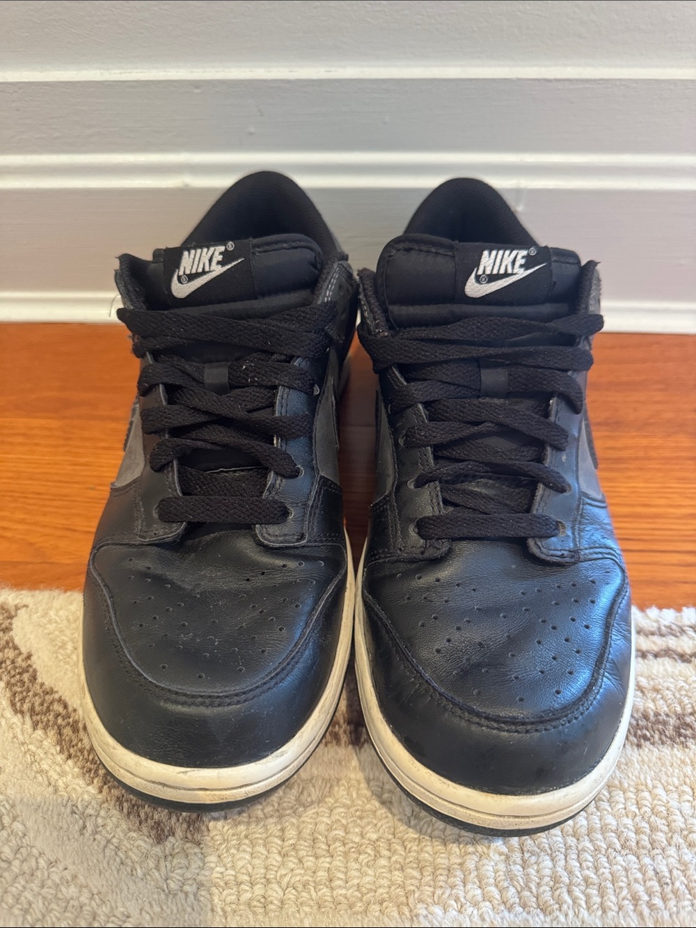 Nike Men’s Black & White Low-Top Sneakers